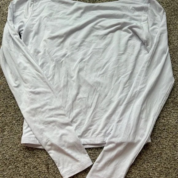 White long sleeve - Picture 2 of 2